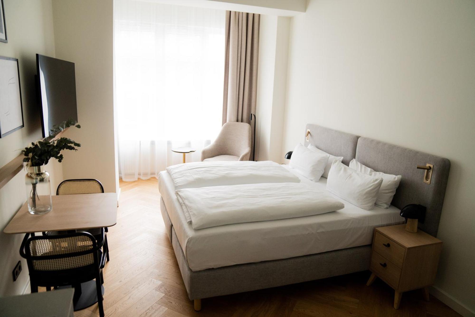 New Opening! Digital Check-in - Park By Charly Aparthotel