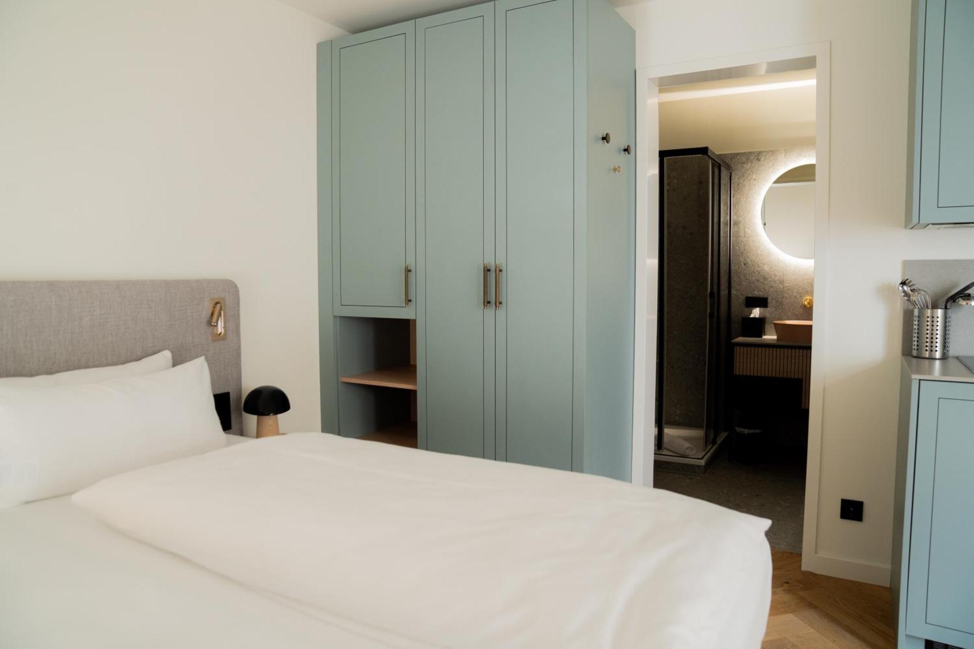 New Opening! Digital Check-in - Park By Charly Aparthotel *